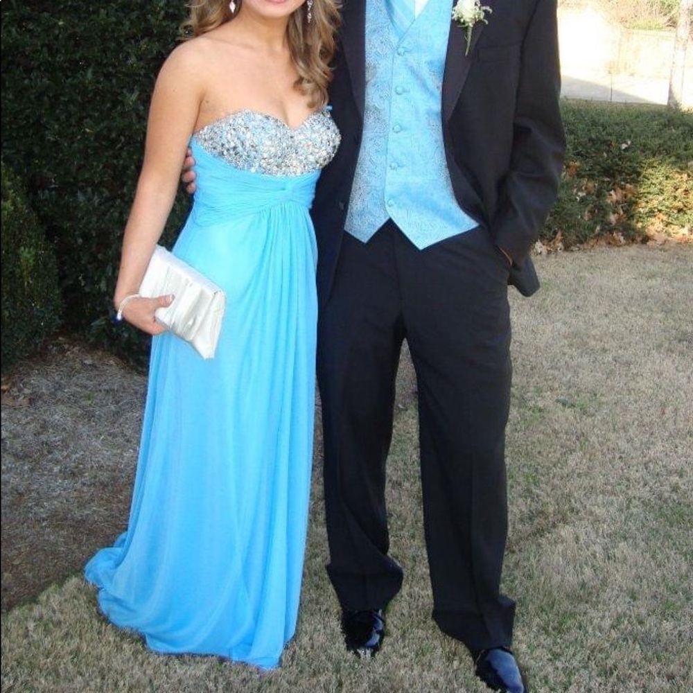 Blue strapless prom dress